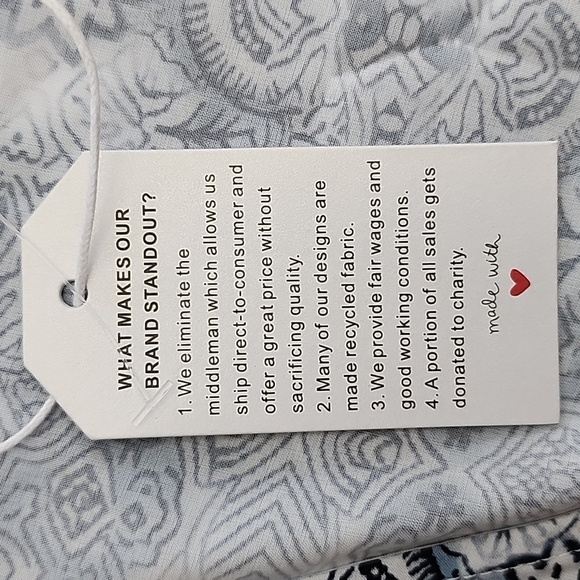 ⭐️3/ $30⭐️ Made with ❤️ Boho Chic Red Blue Floral Half Sleeves Top Size M - Picture 9 of 12